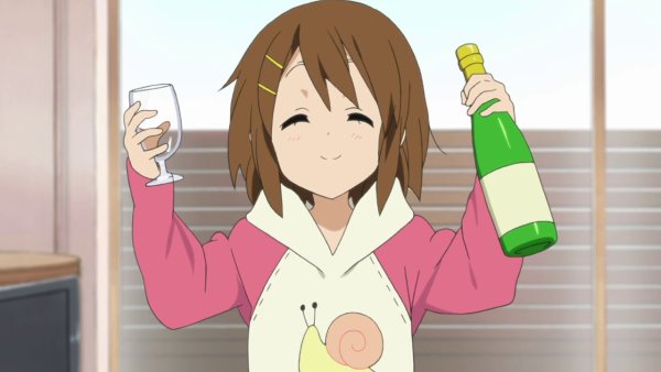 Юи Хирасава с пивом