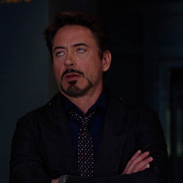 Роберт Дауни мл закатывает глаза