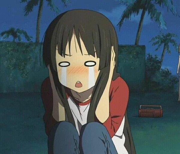 Испуганная аниме девочка