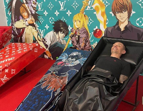 Гроб с аниме принтом