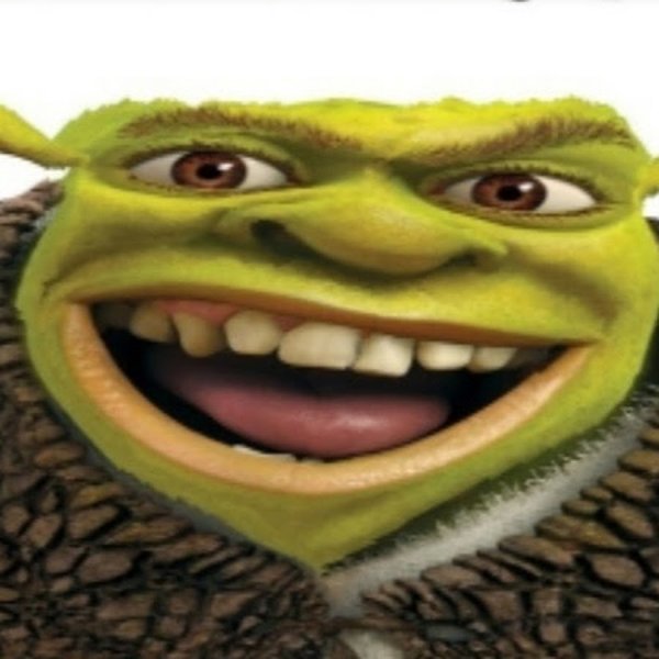 Шрек улыбается