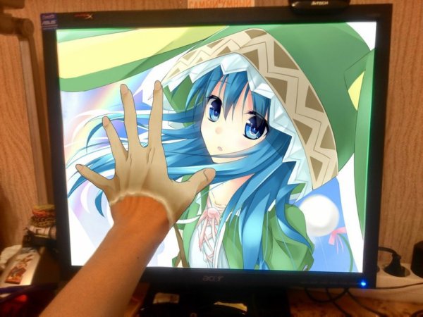 Рука из монитора аниме