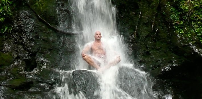 Медитация у водопада