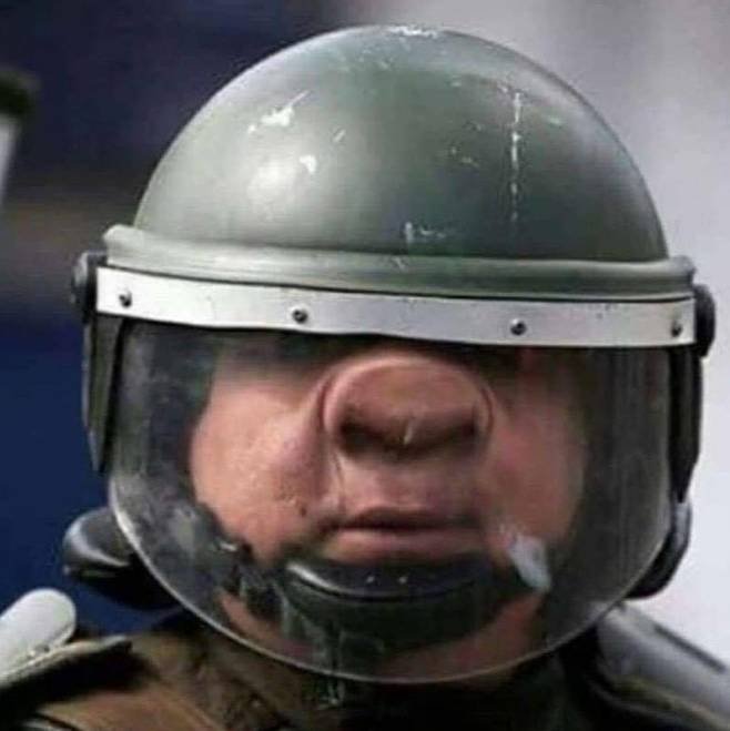 Каска солдата