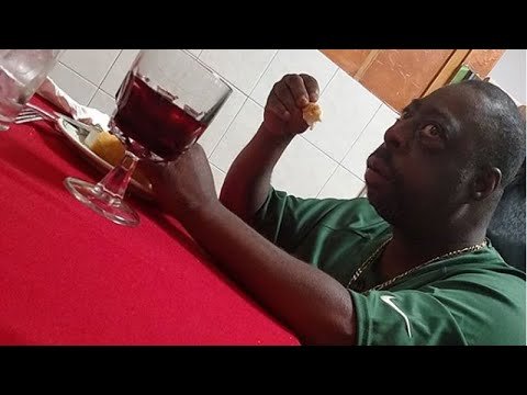 Негр с вином