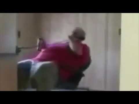 Мужик упал со шкафа