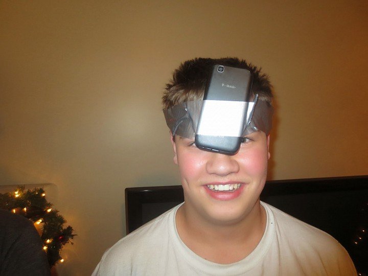 Фотокамера на лбу