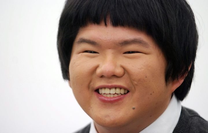 Китаец с узкими глазами