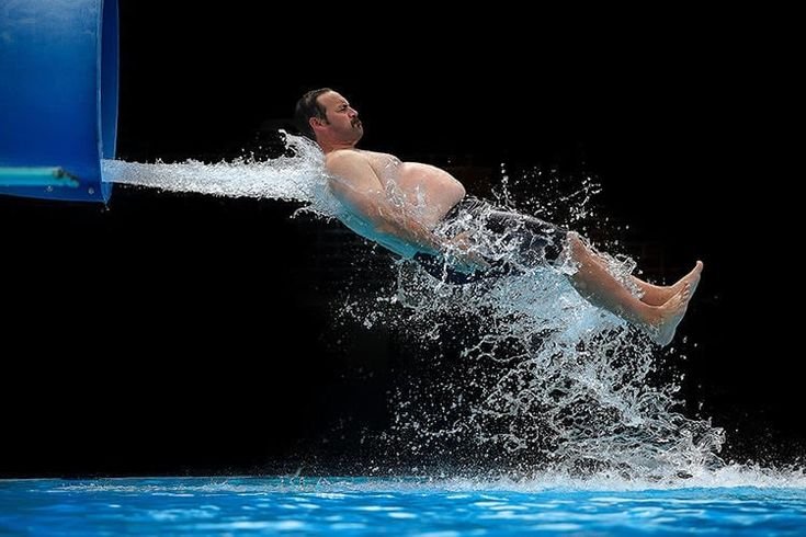 Брызги в бассейне