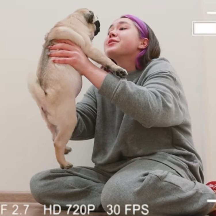 Анастасия с собакой