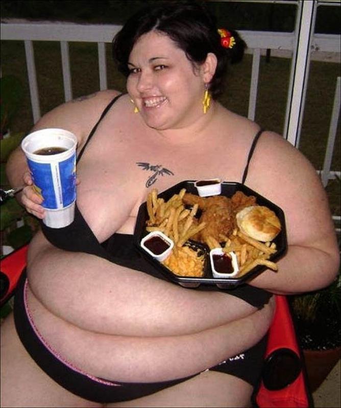 Толстушка с едой