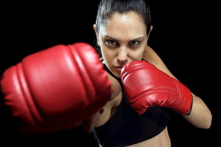 Женщина боксер