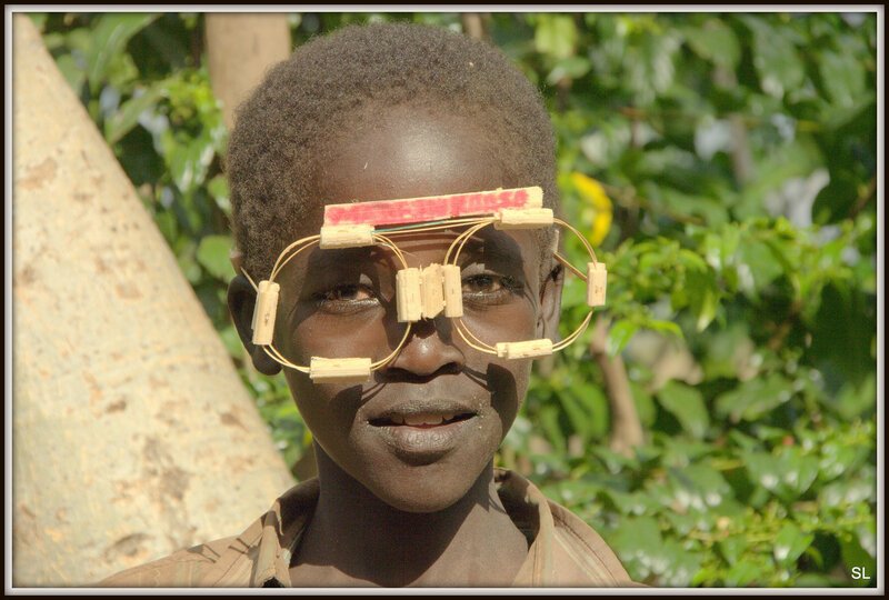 Негр в очках