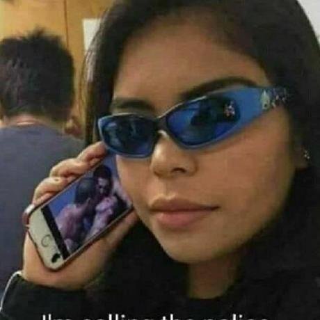 Мем i'm calling the Police
