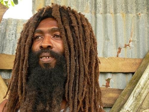 Афроамериканец с дредами