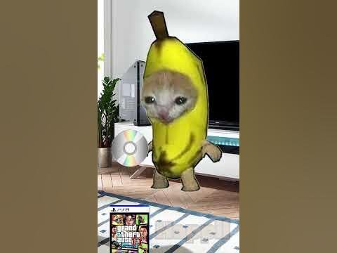 Милый котик в костюме банана