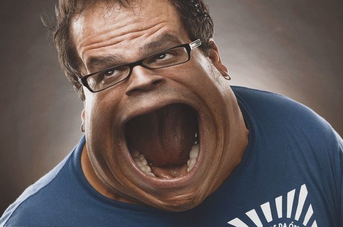 Сильный смех