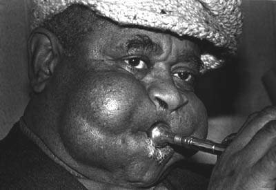 Диззи Гиллеспи щеки щеки