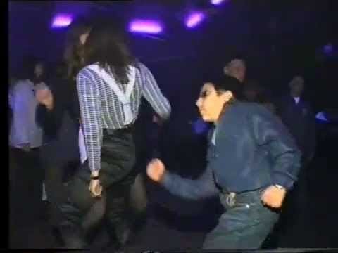 Русский ребенок на дискотеке