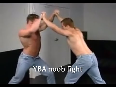 Два мужика быстро дерутся