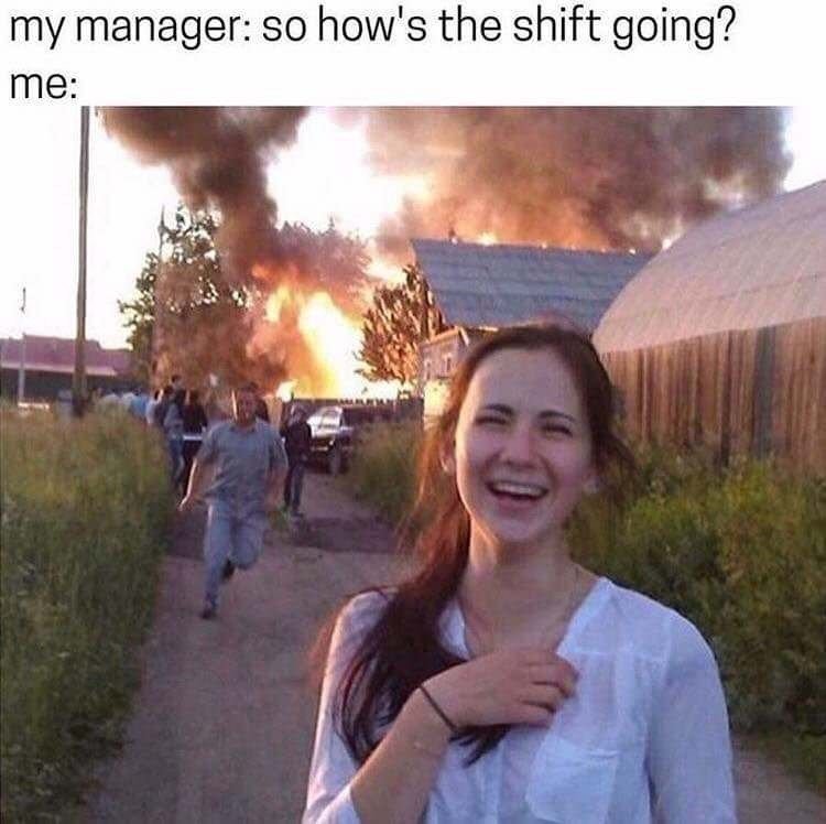 Девушки на фоне пожара