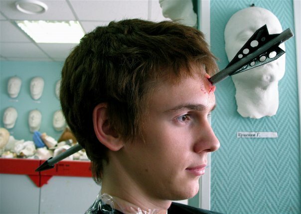 Тайлер Керк стрела во лбу