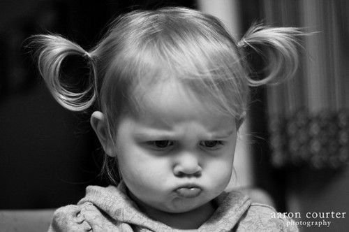 Девушка обижается