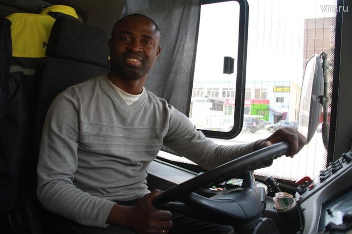 Негр таксист