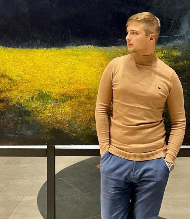 Мужчина в свитере Мем