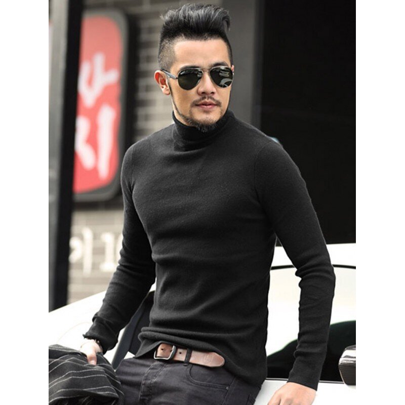 Парень в чёрной аодолазкн