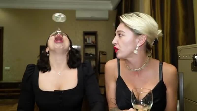 Настя Ивлеева и Ида Галич