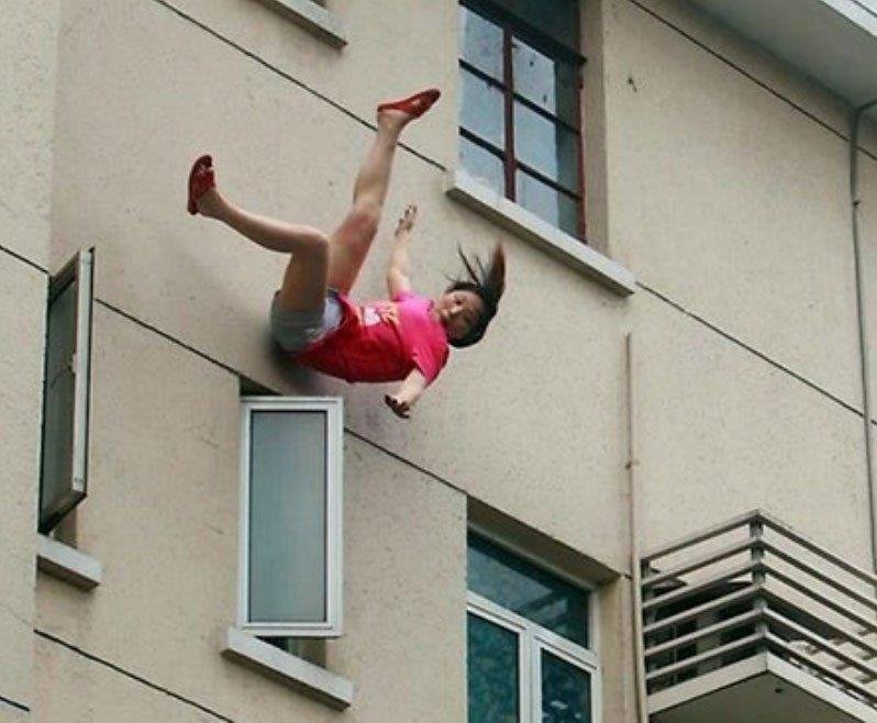 Падающий человек