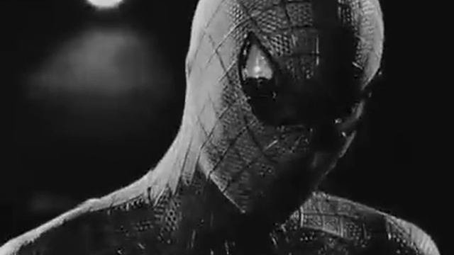 Человек паук грустит