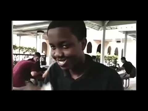 Нигер улыбается