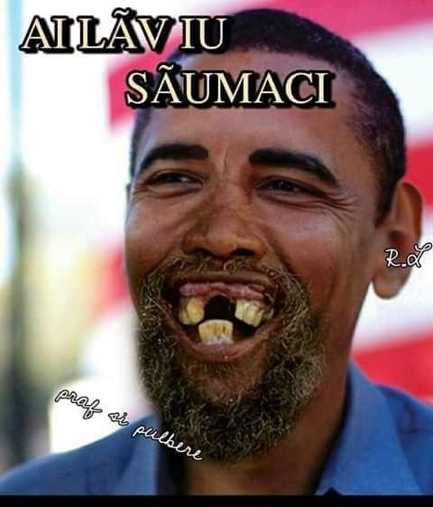 Беззубые люди улыбаются