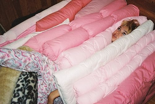 Укутывание пеленание в одеяло