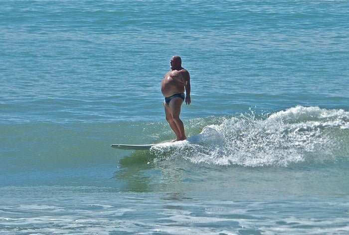 Толстый серфер