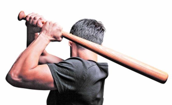 Мужик с битой