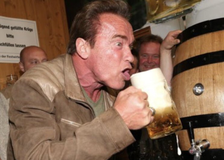 Пить пиво Мем