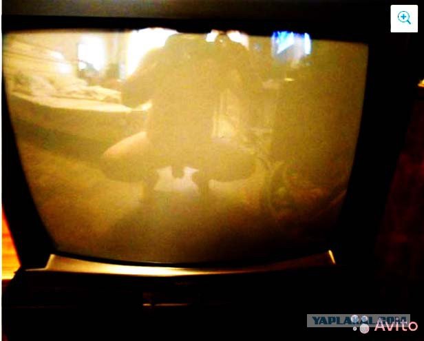 Мужик продает телевизор