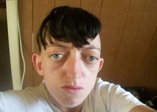 Мужик с каменным лицом