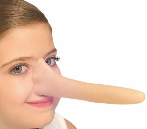 Длинный нос у девушки