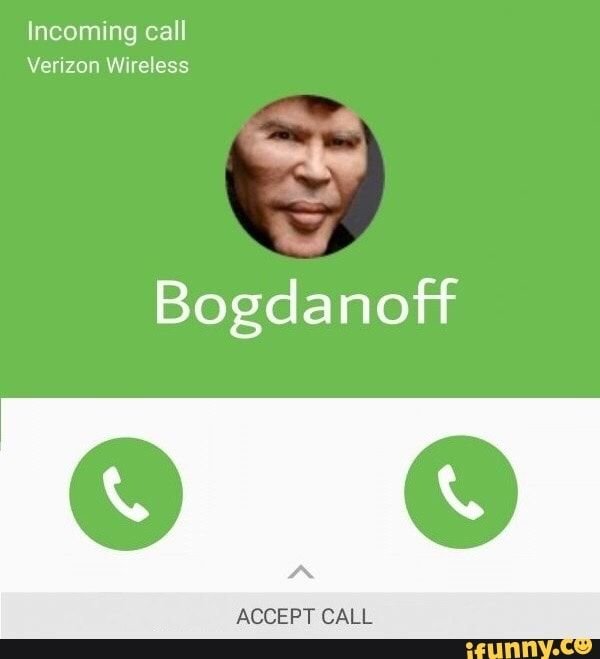 Игорь Богданов с телефоном Мем