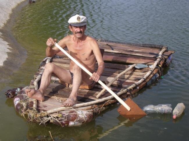 Мужик на лодке