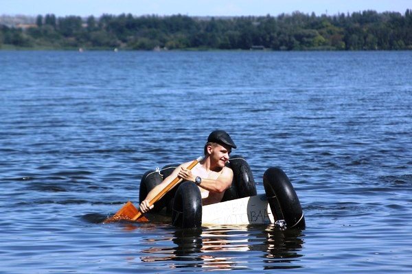 Мужик на лодке