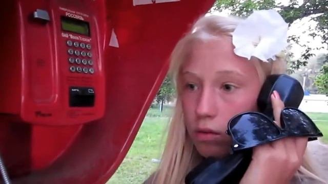 Там пернули в трубку девушка