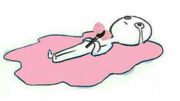 Плачущий человек лежит