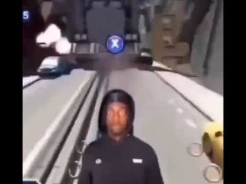 Мем негр ползет по тоннелю