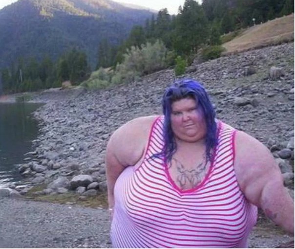 Жирная страшная женщина