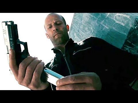 Перезаряжает пистолет